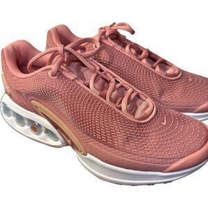 Nike Air Max DN Womens Size 9.5 in red stardust